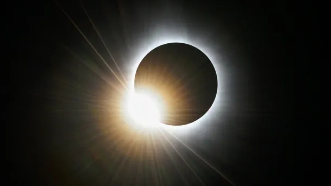 August Moon: Here's what to look for during all 4 major moon phases